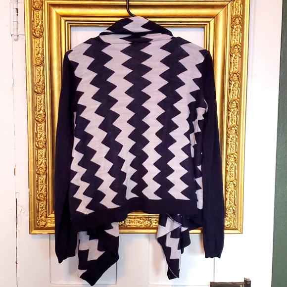 ❤HP❤ Chevron Stripe Open Front Draped Asymmetrical Cardigan  -  M/L - Picture 3 of 6